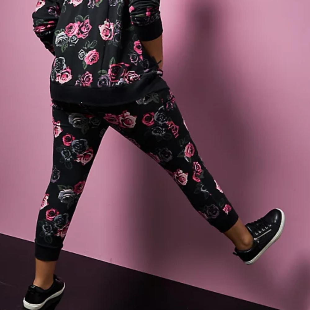 🆕BETSEY JOHNSON CLASSIC FIT CROP ACTIVE JOGGER - Picture 3 of 5